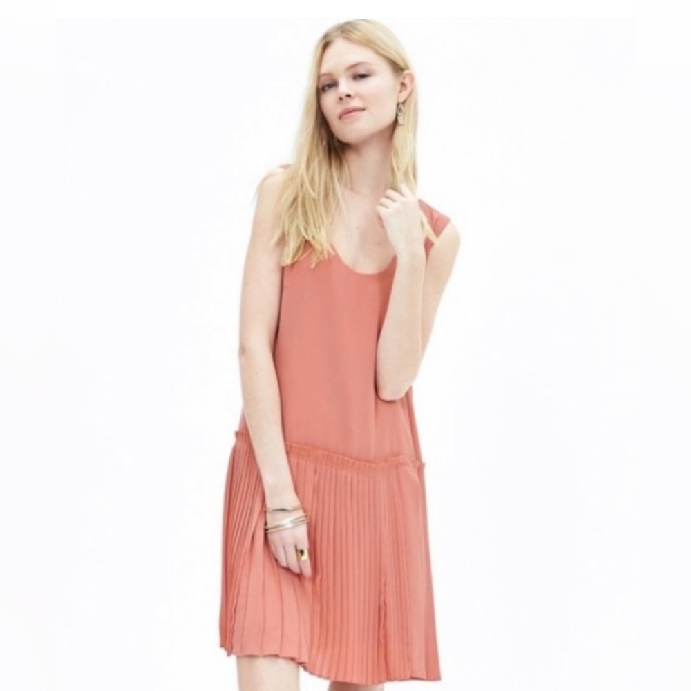 NEW Banana Republic Peach Coral Chiffon Pleated Sleeveless A-Line Dress Size 2